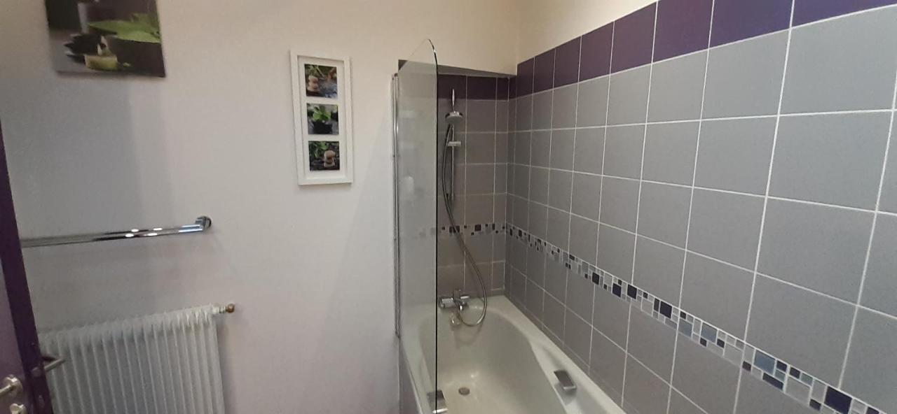 La Tour De Flandre Apartment Rousseloy ภายนอก รูปภาพ