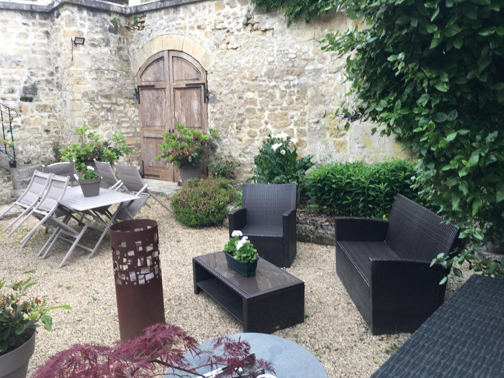 La Tour De Flandre Apartment Rousseloy ภายนอก รูปภาพ